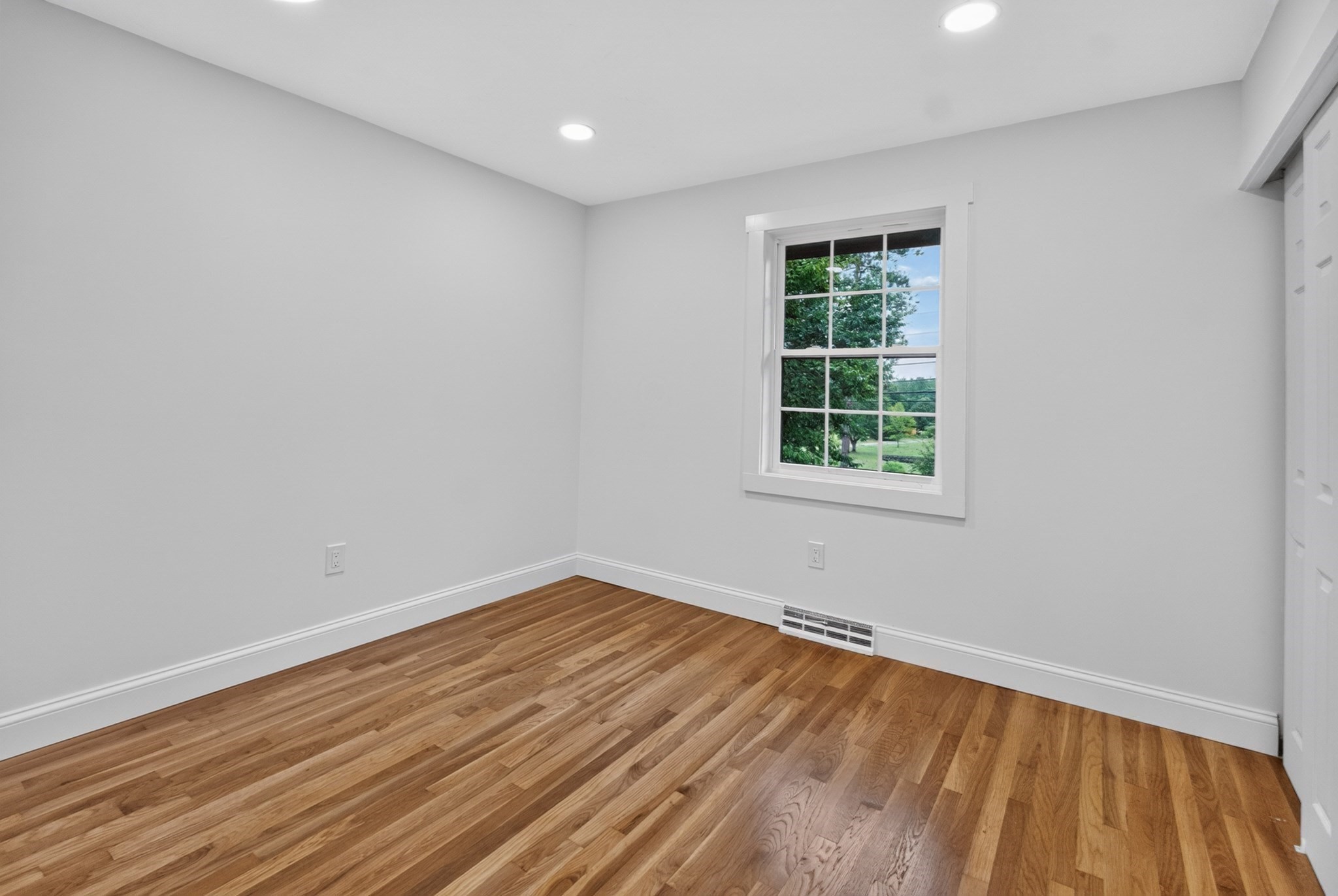 601 Winter St Property Photo 18