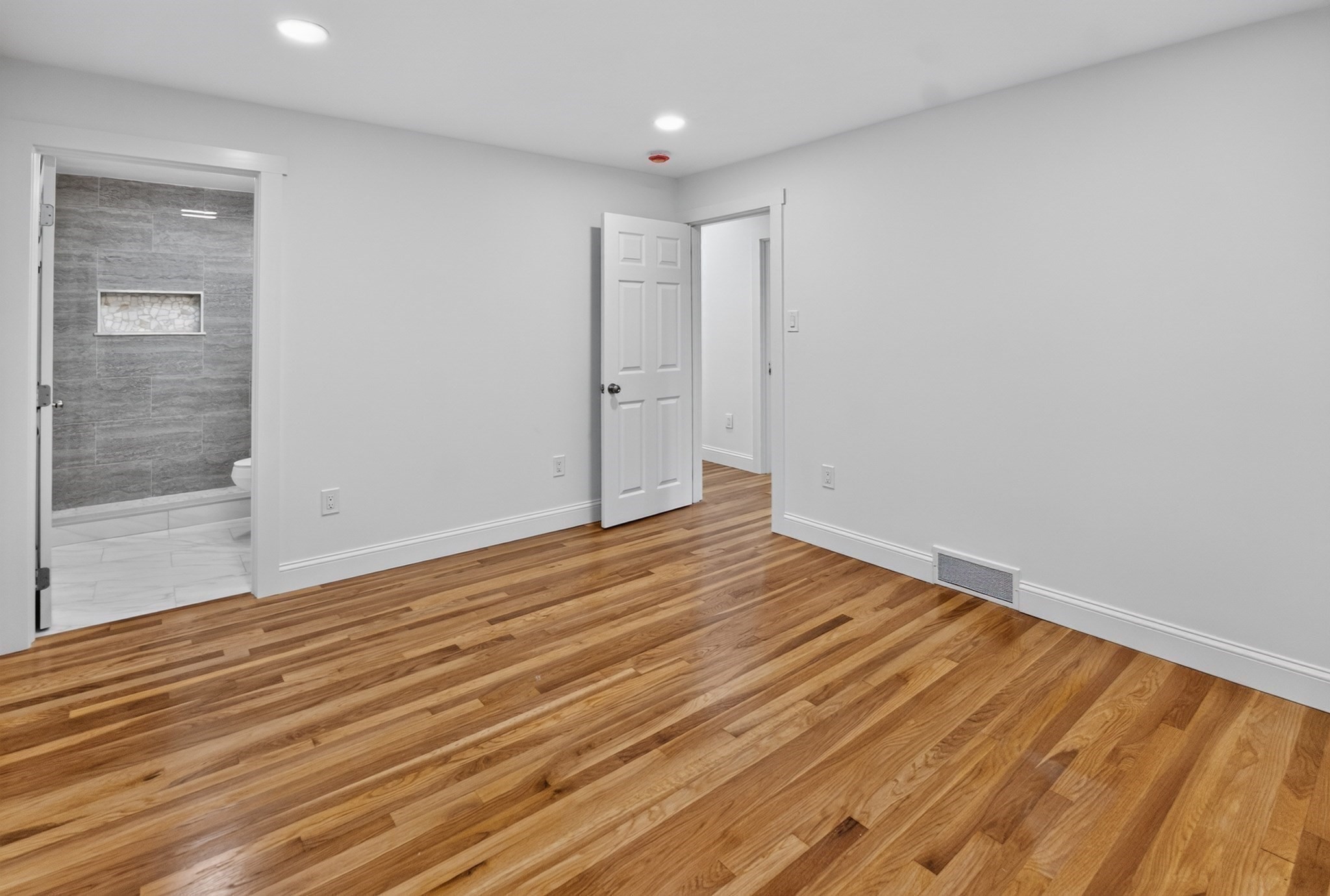 601 Winter St Property Photo 21