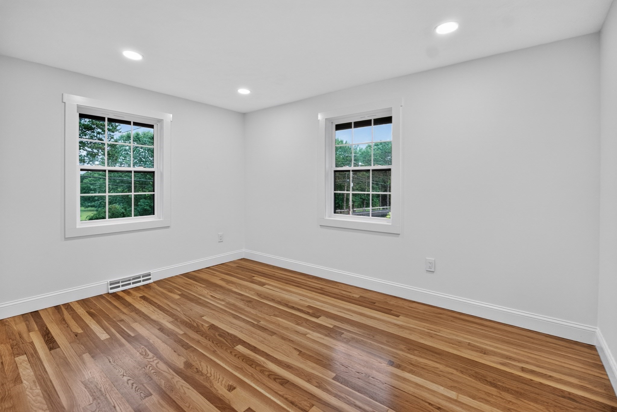 601 Winter St Property Photo 28