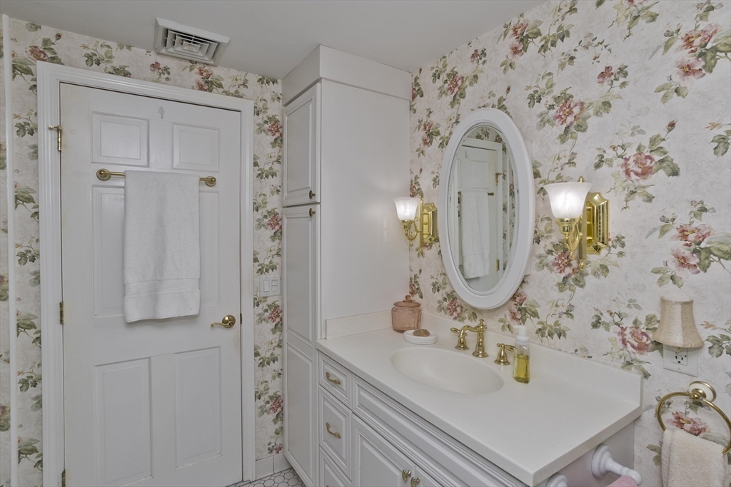 210 Steiger Dr Property Photo 17