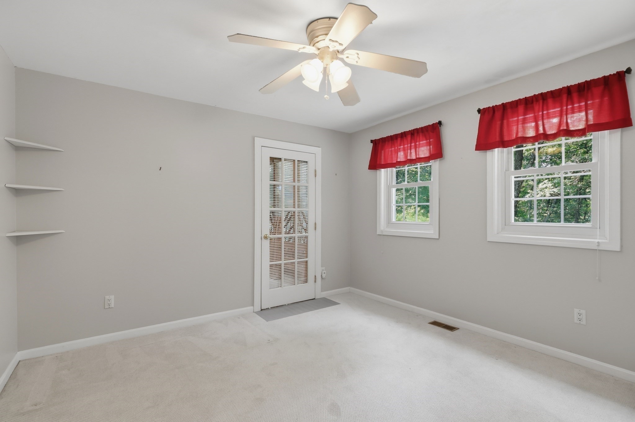 73 West Street Property Photo 28