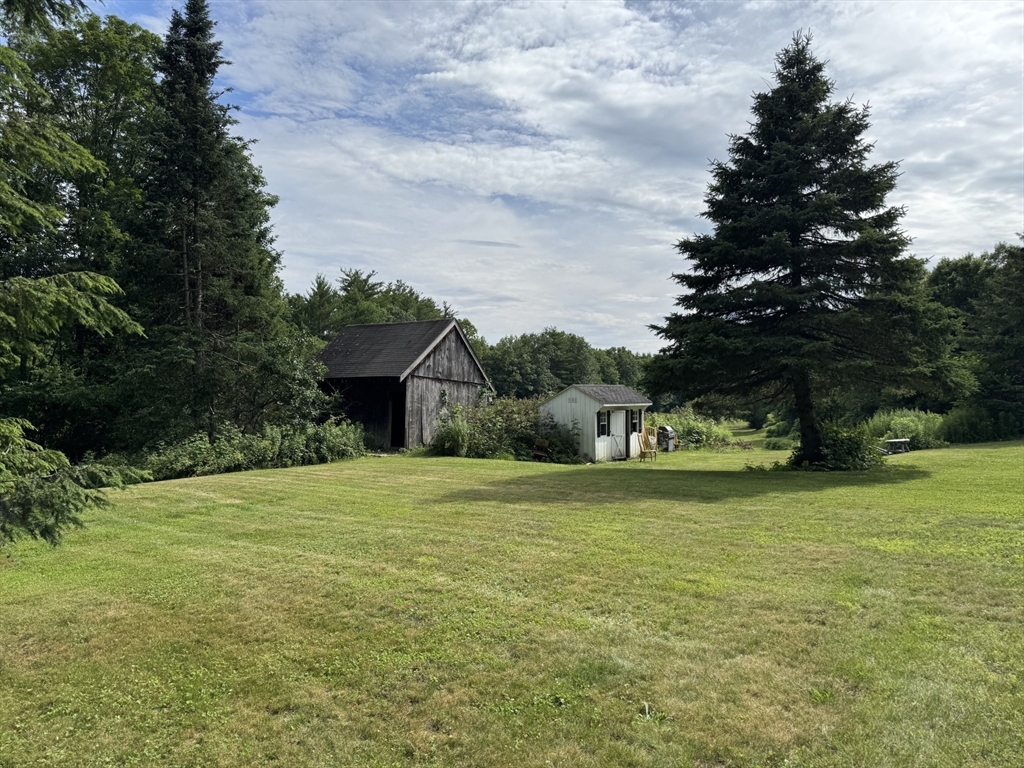 114 Parmenter Rd Property Photo 4