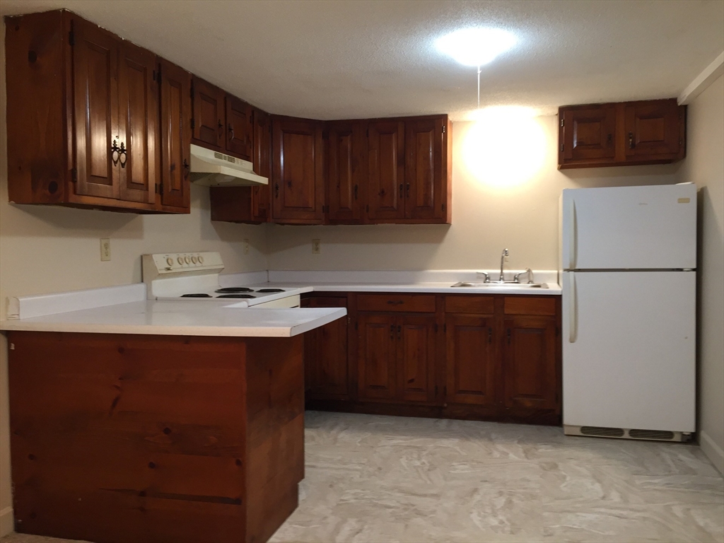 114 Parmenter Rd Property Photo 8