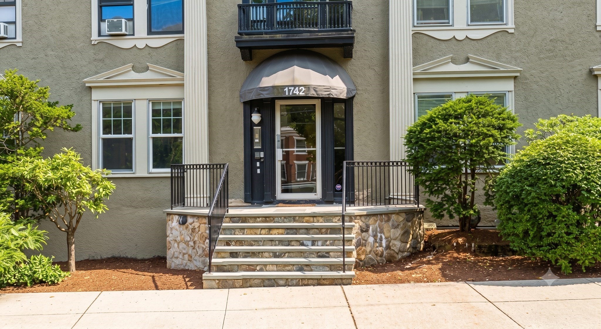 1742 Commonwealth Ave # 2 Property Photo 6