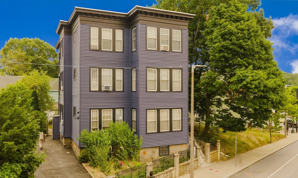 624 Norfolk Street Property Photo 1