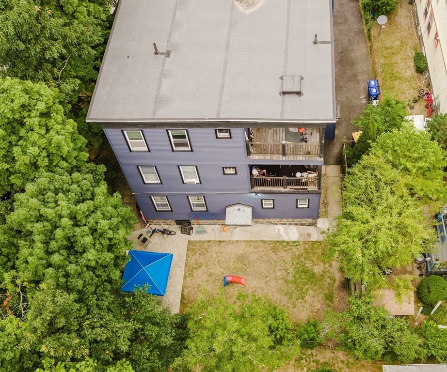 624 Norfolk Street Property Photo 6