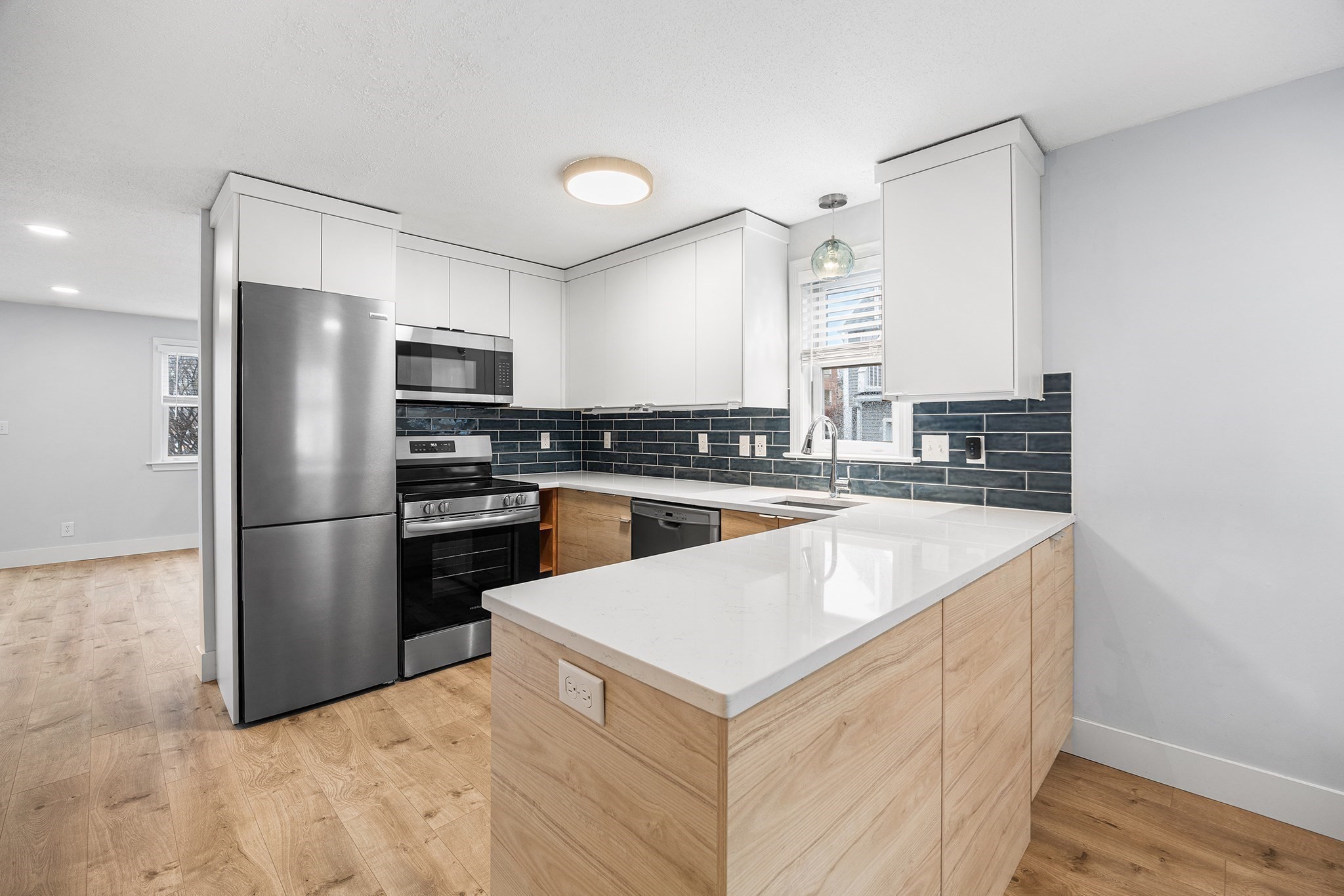 28 Margin St # A Property Photo 1