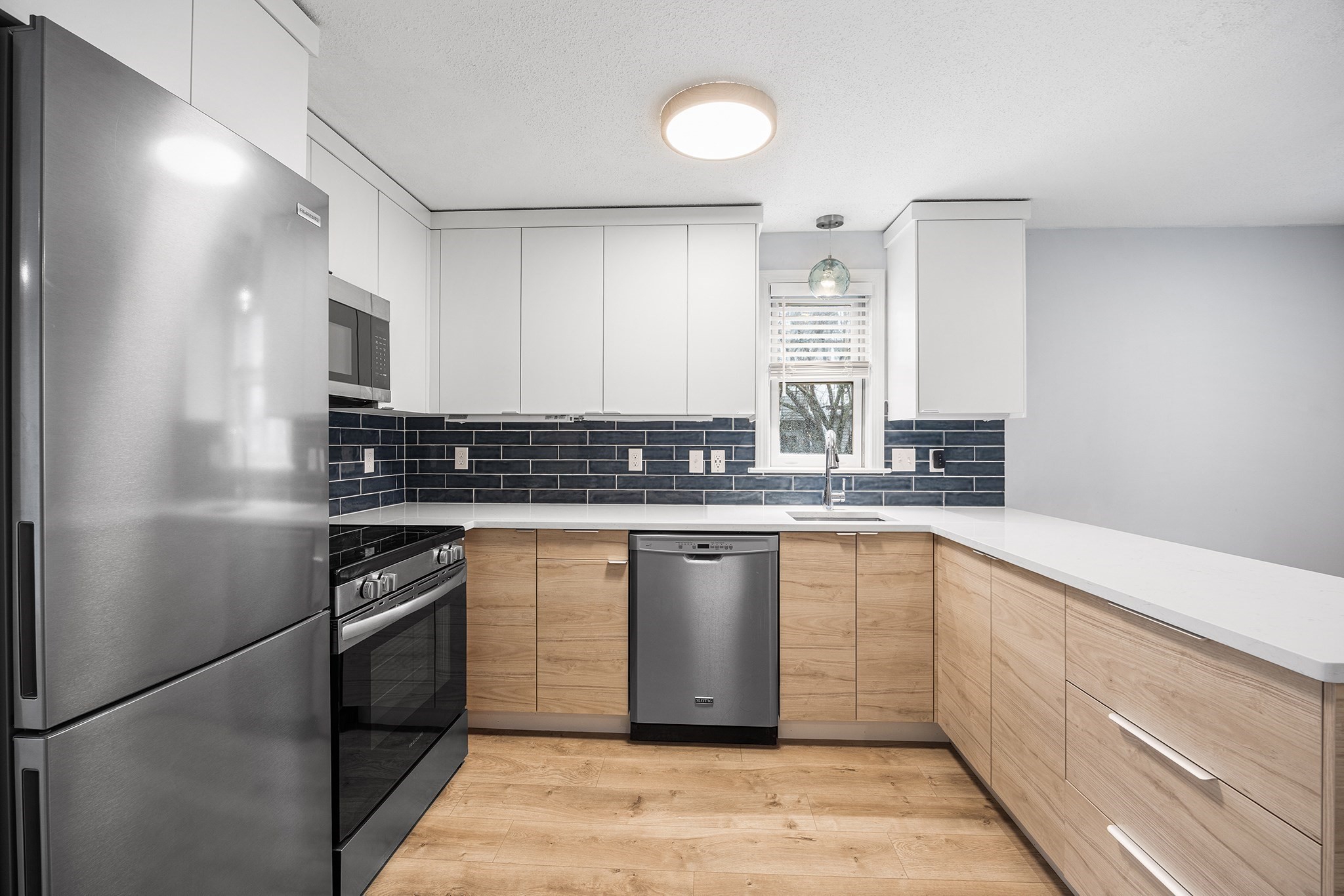 28 Margin St # A Property Photo 6