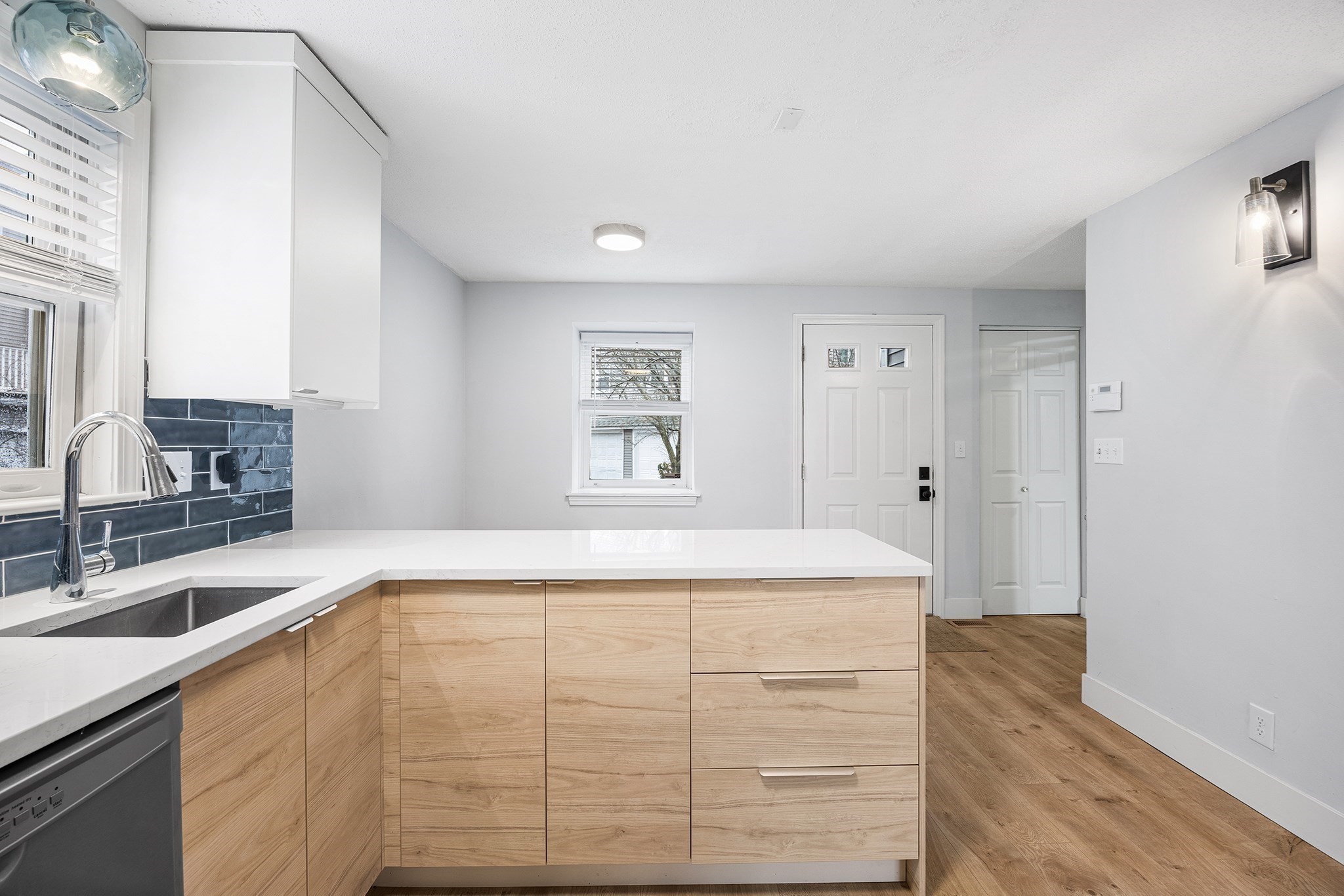 28 Margin St # A Property Photo 7