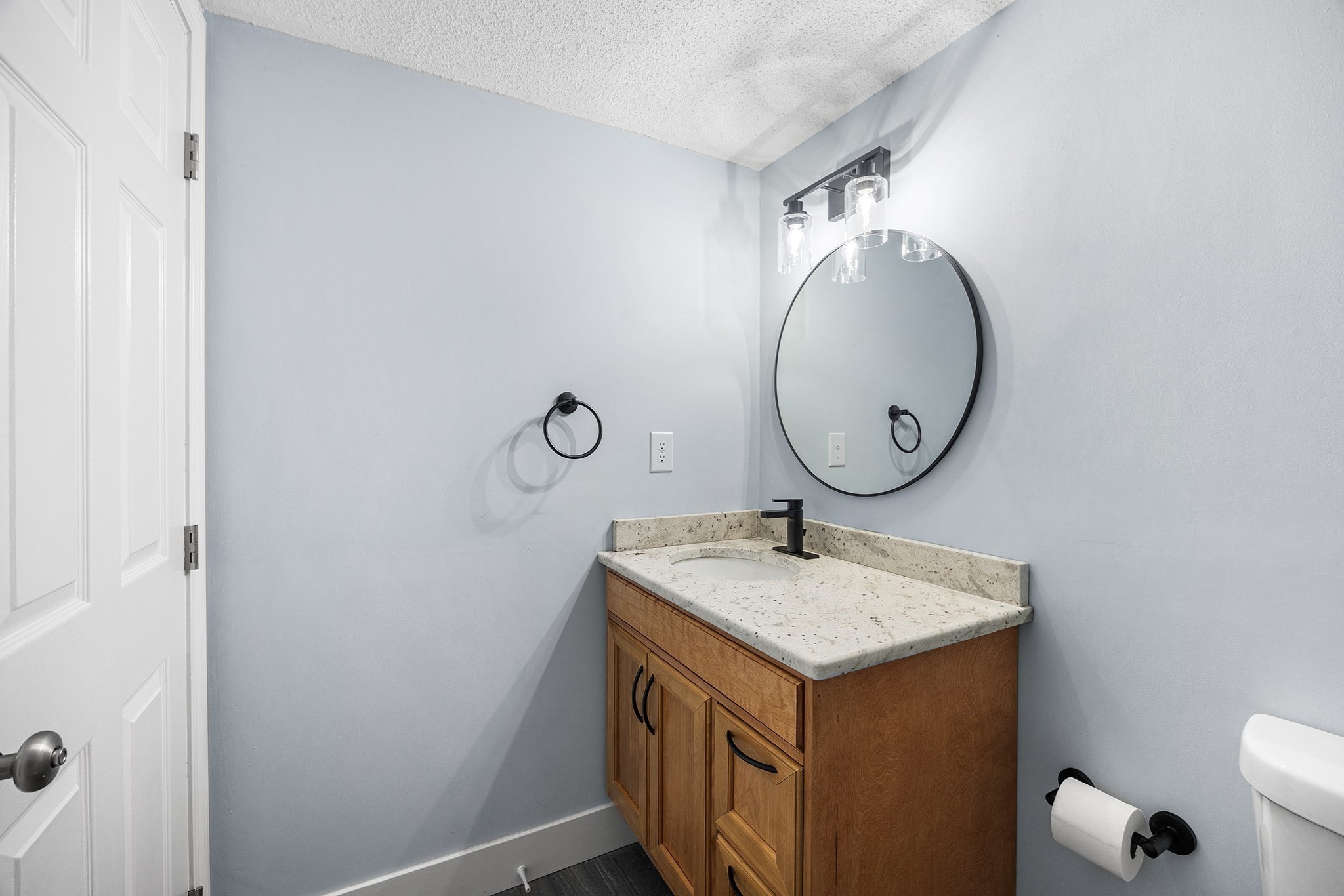 28 Margin St # A Property Photo 11