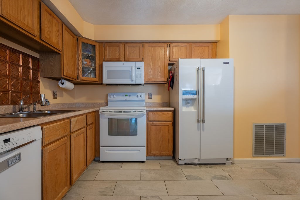 703 Brookhaven Ln # 703 Property Photo 5