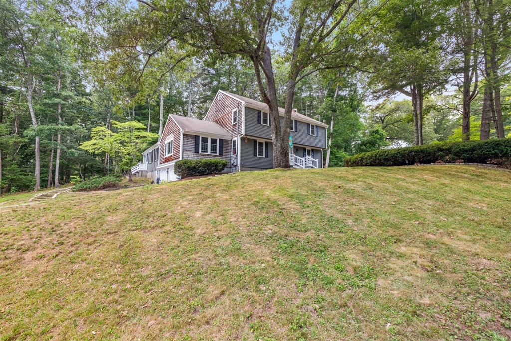 10 Flint Locke Dr Property Photo 1