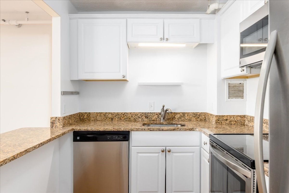 872 Massachusetts Ave # 807 Property Photo 3