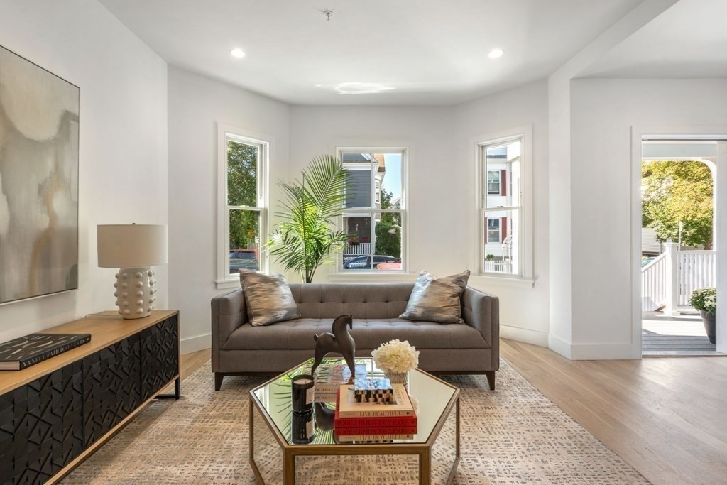 27 Saxton # 1 Property Photo 6