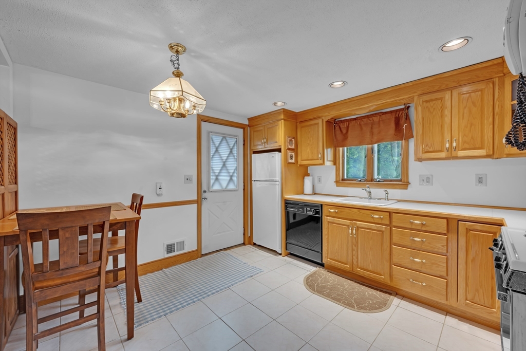 136 Washington St Property Photo 2