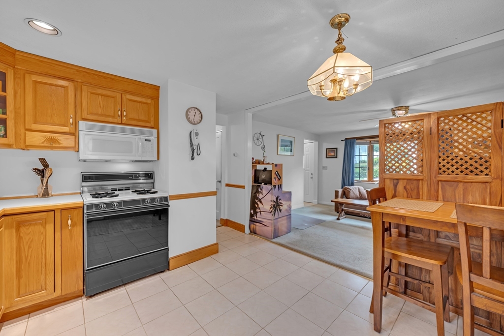 136 Washington St Property Photo 3