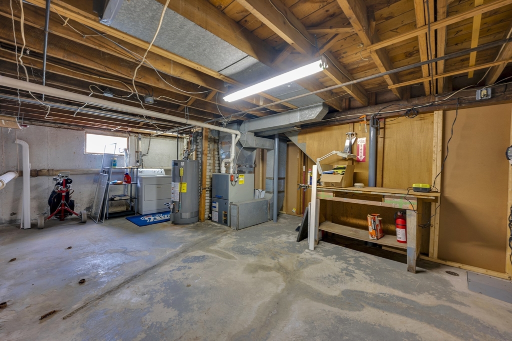 136 Washington St Property Photo 18
