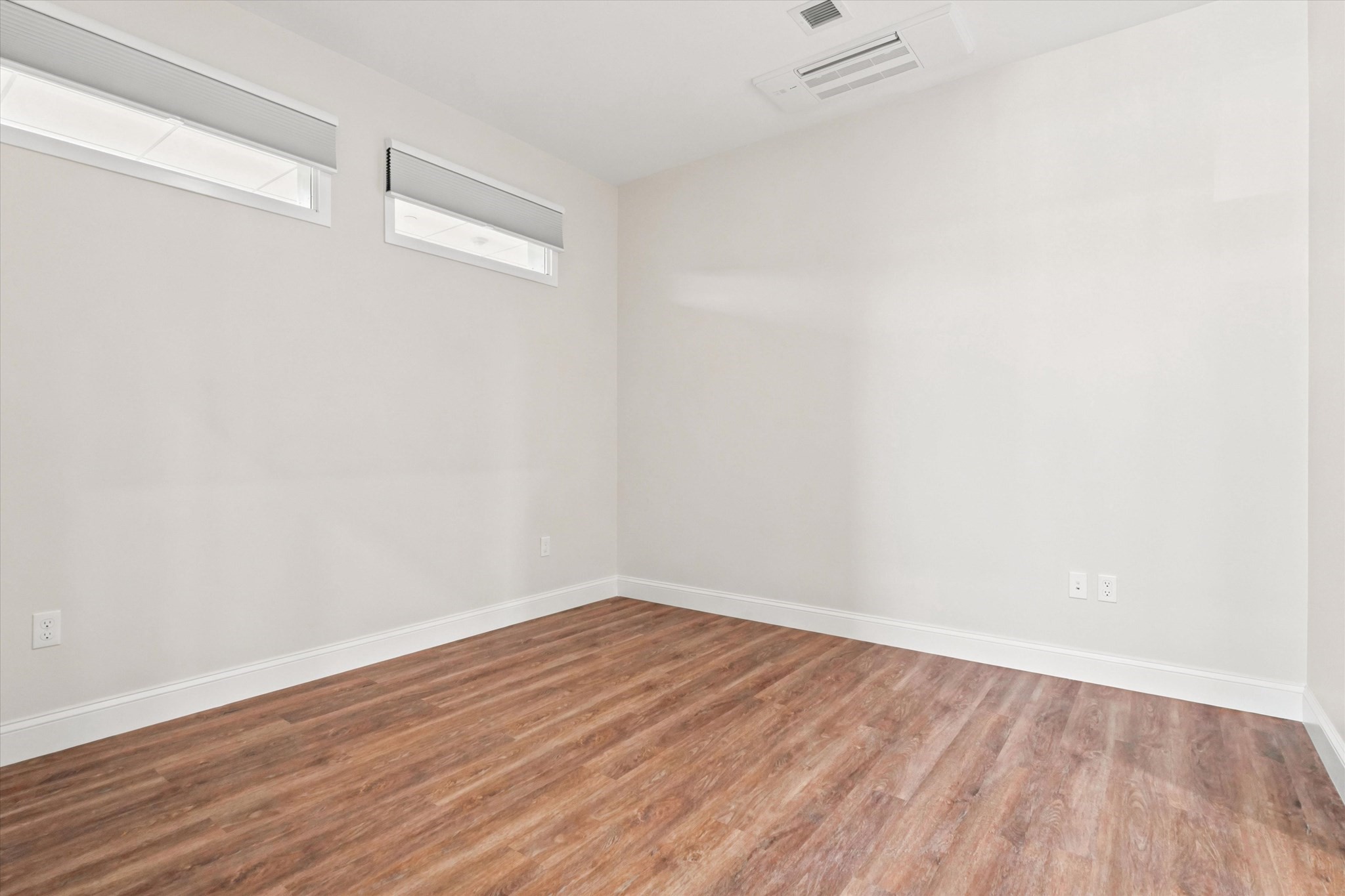 408 Suffolk St # 0 Property Photo 9