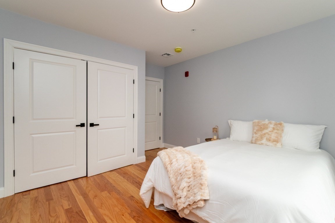 585 Washington Street # 305 Property Photo 12