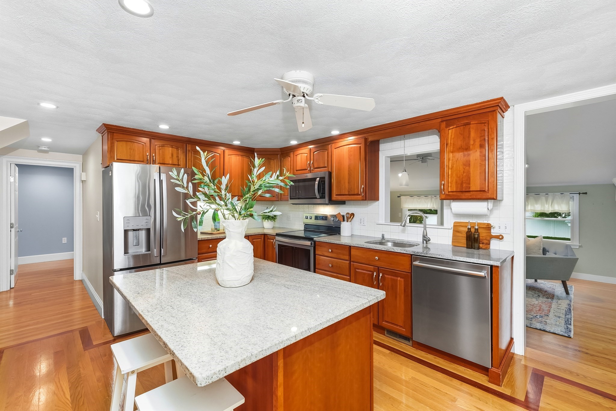 97 Hartwell Rd Property Photo 3