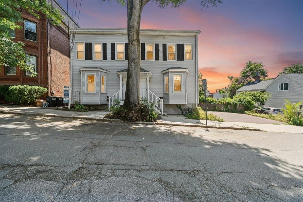 86 Mount Vernon St # 2 Property Photo 2