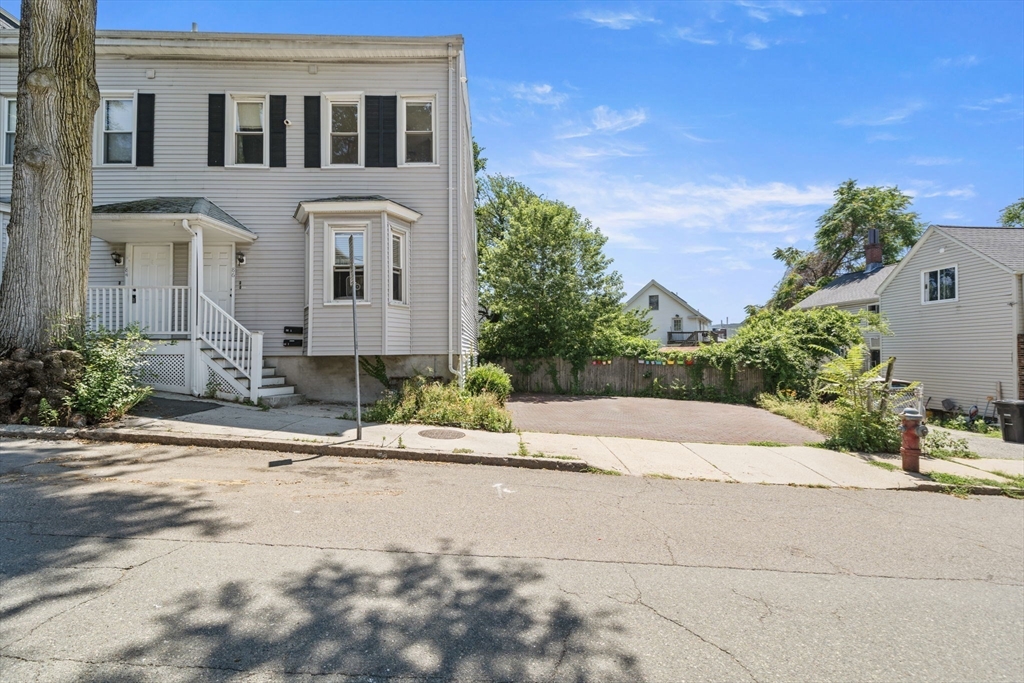 86 Mount Vernon St # 2 Property Photo 3