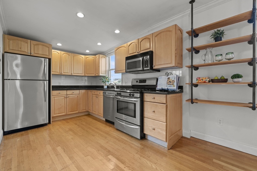 86 Mount Vernon St # 2 Property Photo 8