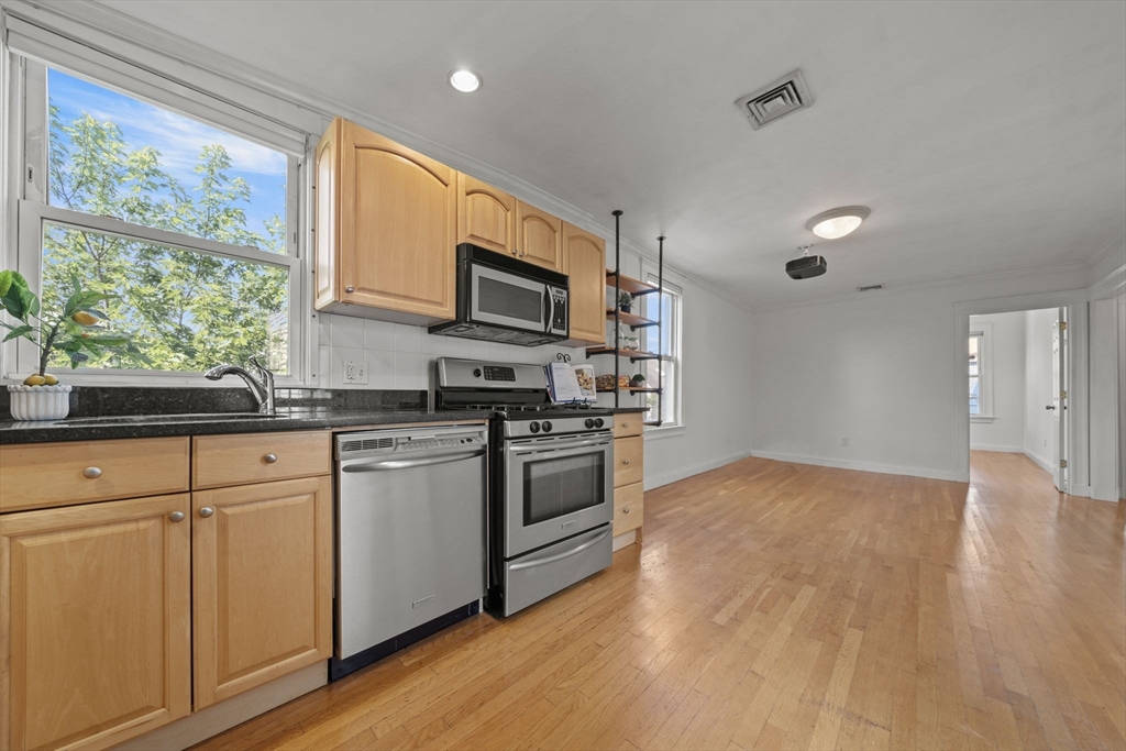 86 Mount Vernon St # 2 Property Photo 9