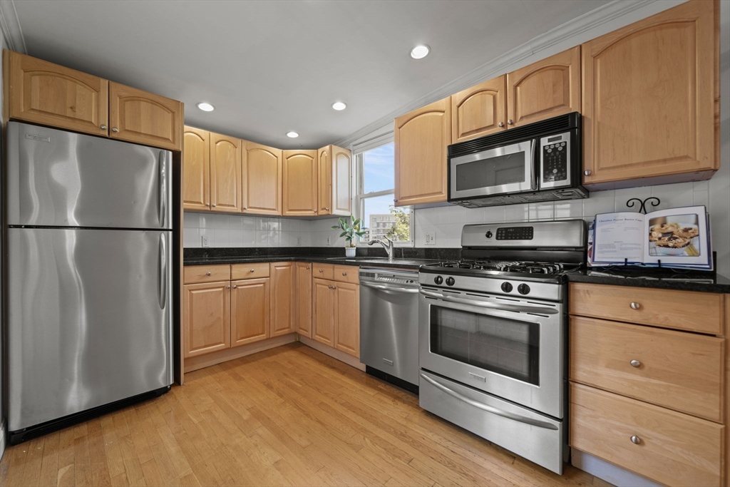 86 Mount Vernon St # 2 Property Photo 10