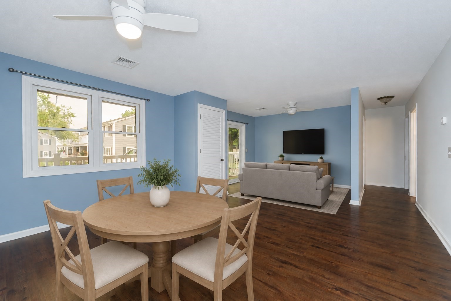 450 Somerset Ave # 705 Property Photo 4