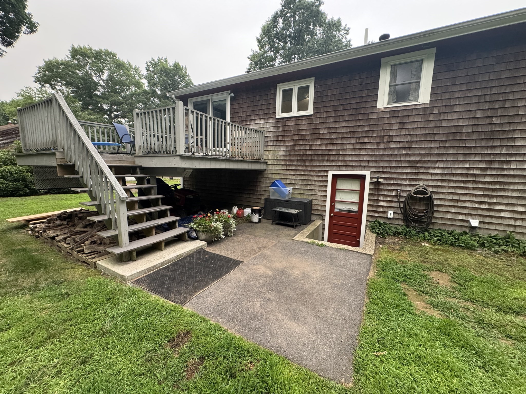 750 King Philip St Property Photo 6