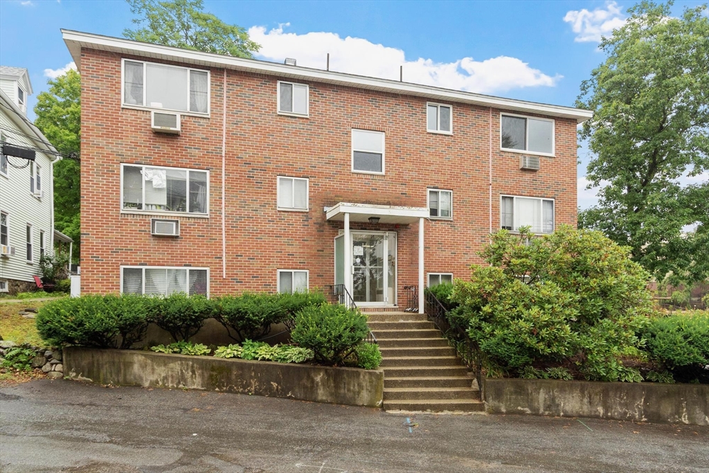 6 Norumbega Terrace # 8 Property Photo 1