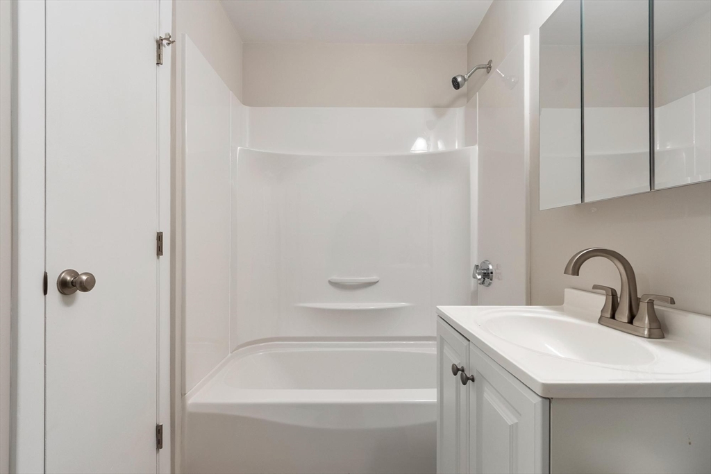 6 Norumbega Terrace # 8 Property Photo 16
