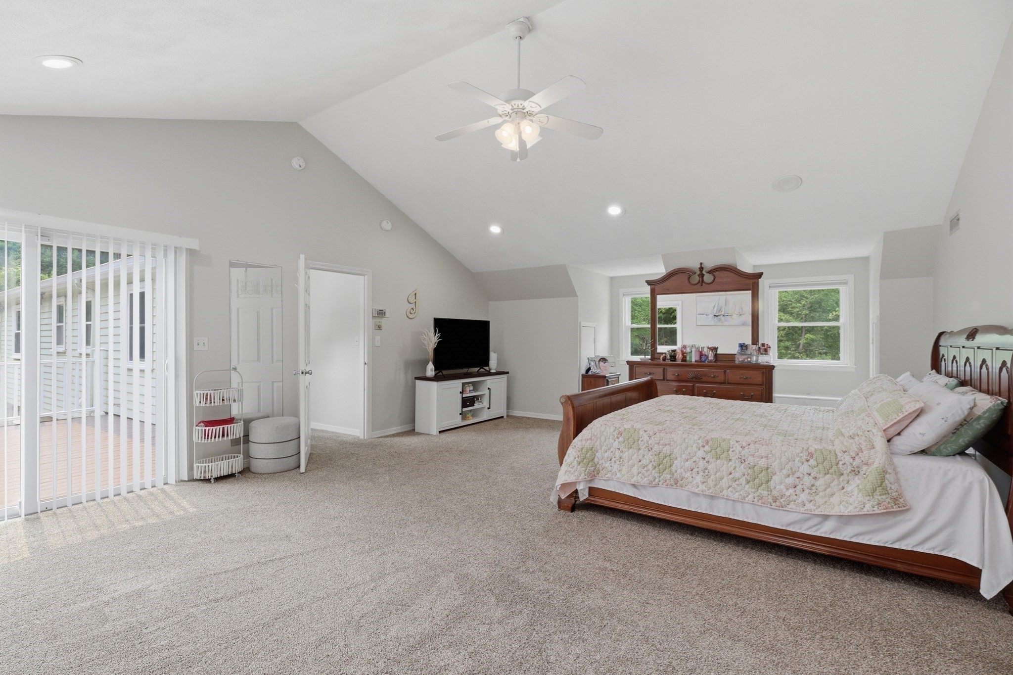 70 Newton Street Property Photo 15