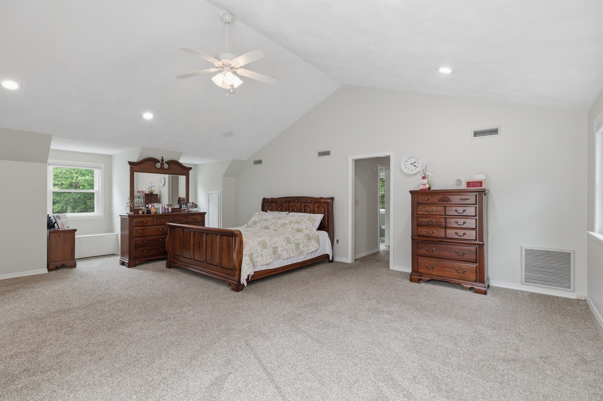 70 Newton Street Property Photo 16