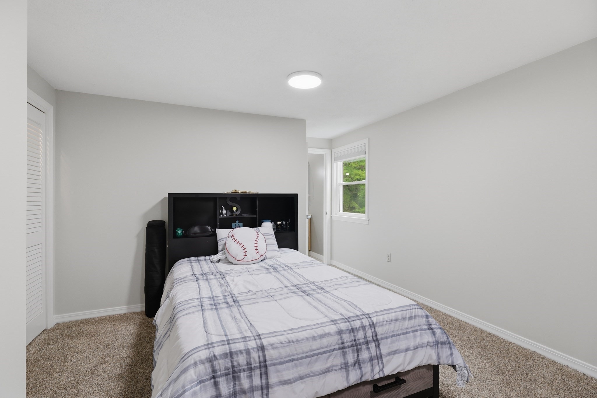 70 Newton Street Property Photo 22