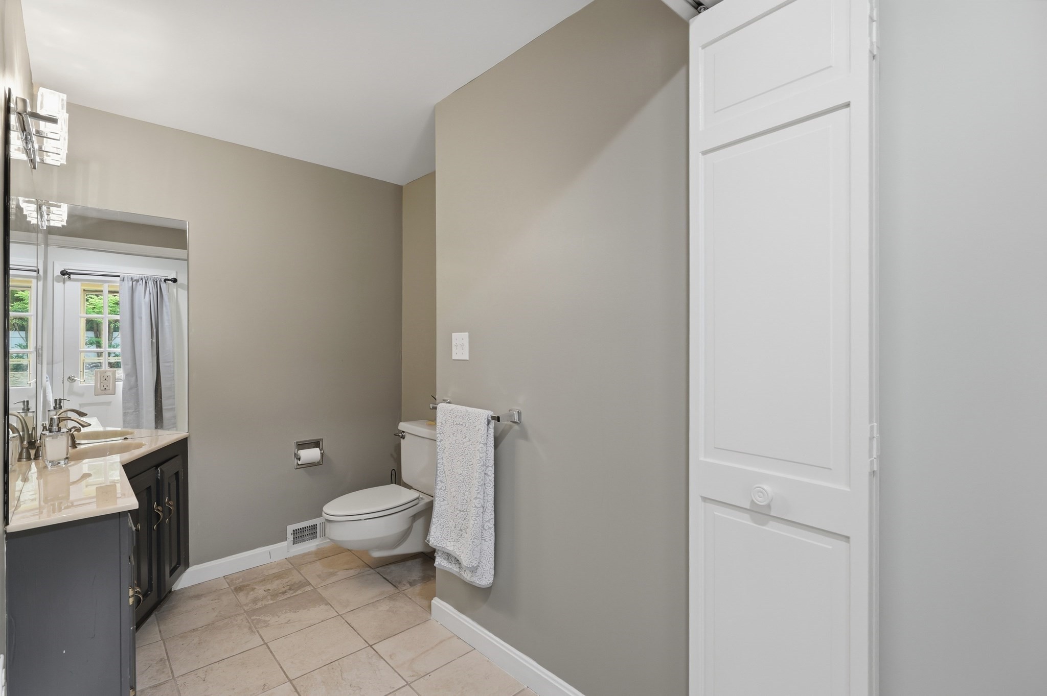 70 Newton Street Property Photo 24