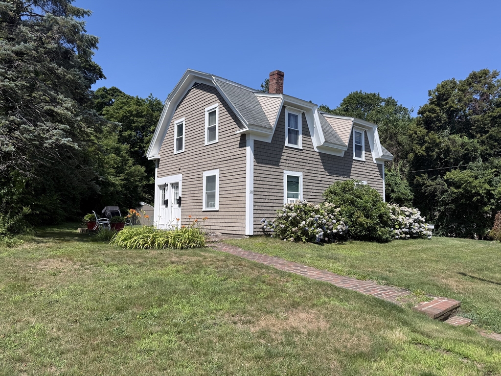 210 Court St Property Photo 1