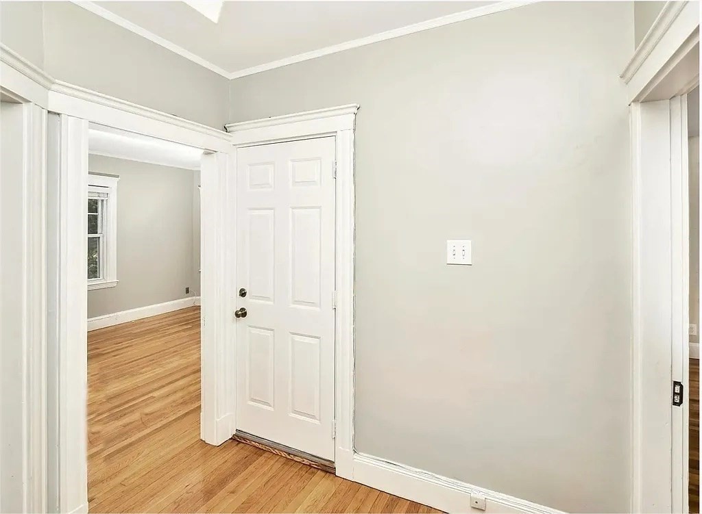 559 Adams St # 2 Property Photo 4