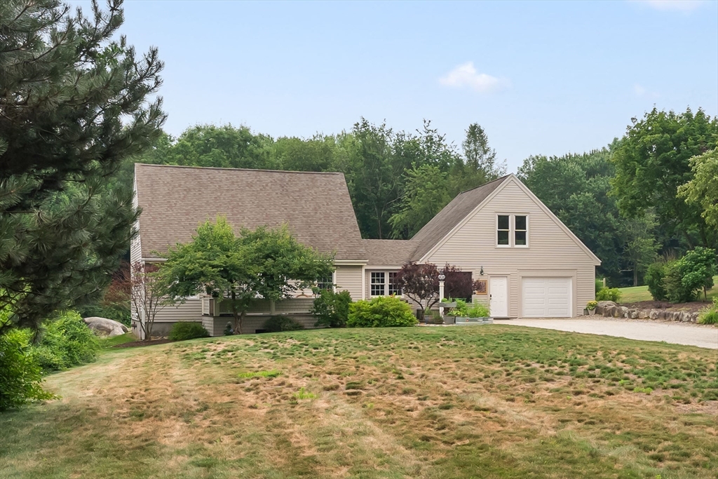 292 Warren Rd Property Photo 1