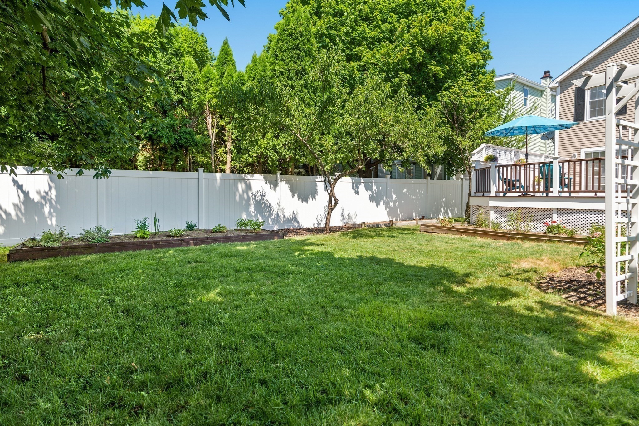 70 Gardner St Property Photo 36