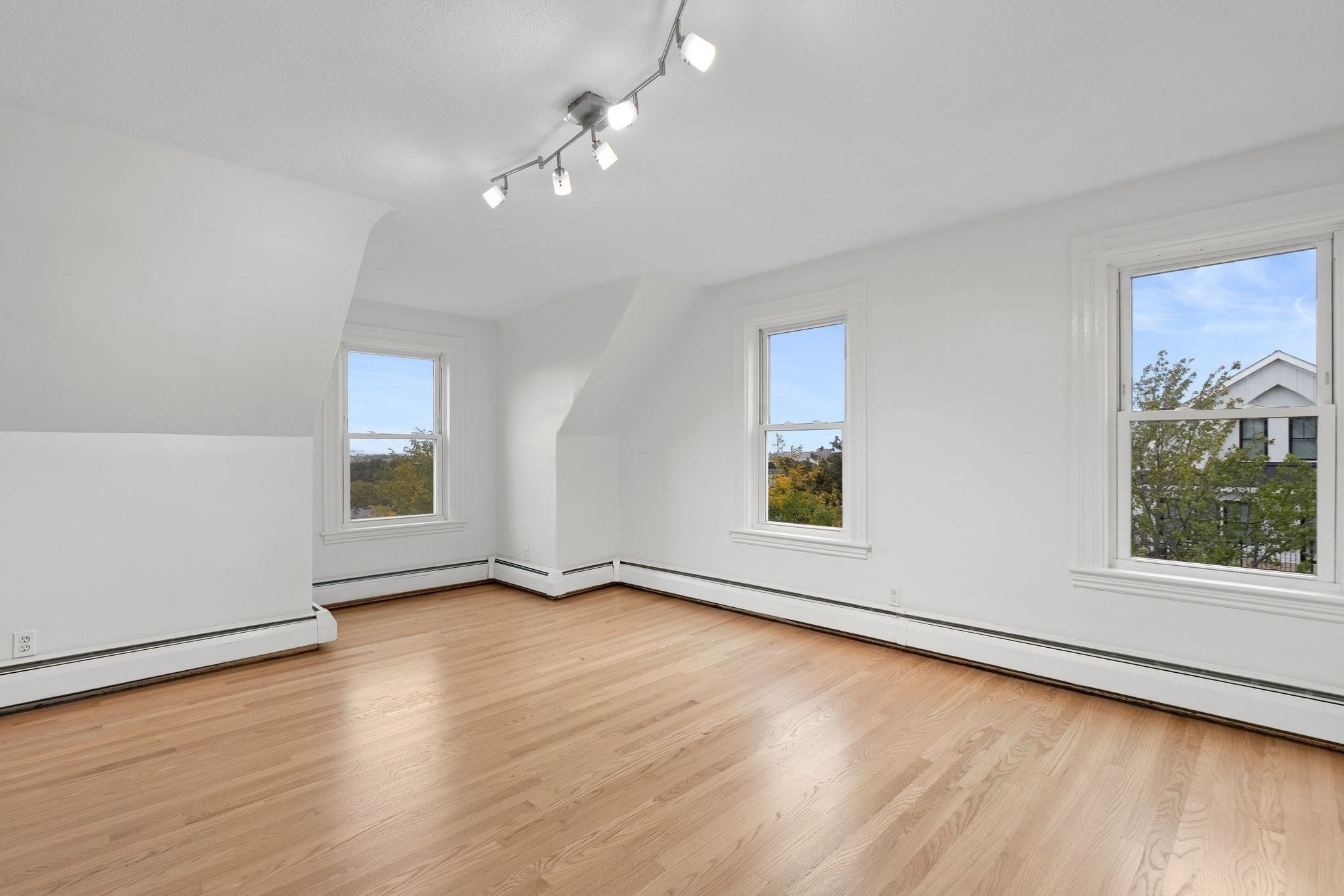17 Windermere Road Property Photo 32