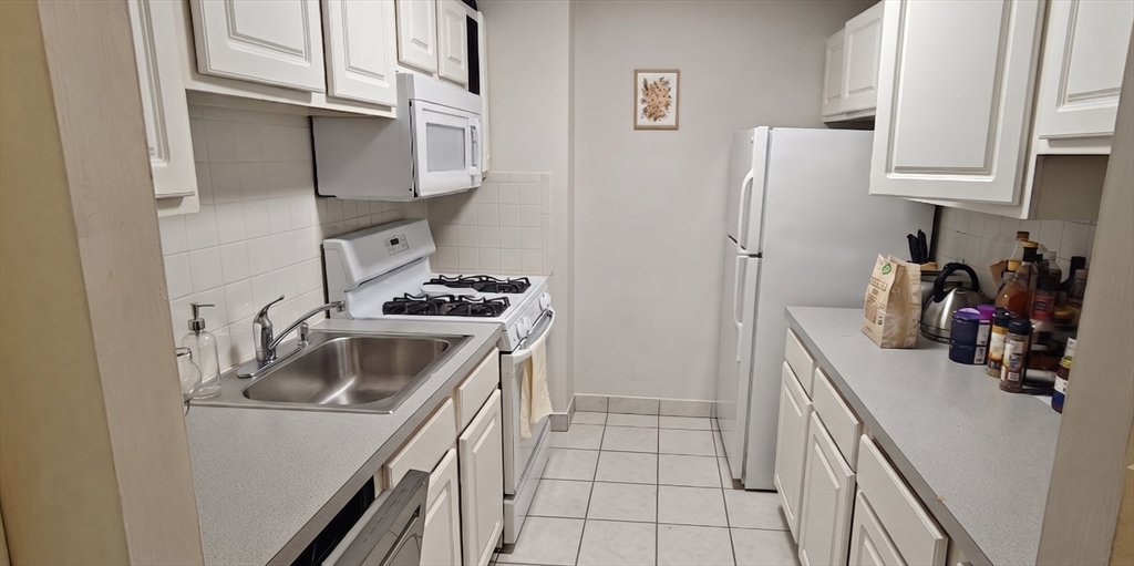 33 Pond Ave # 306 Property Photo 6