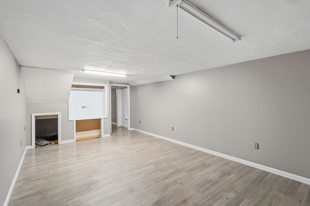 202 Baldwin St Property Photo 33