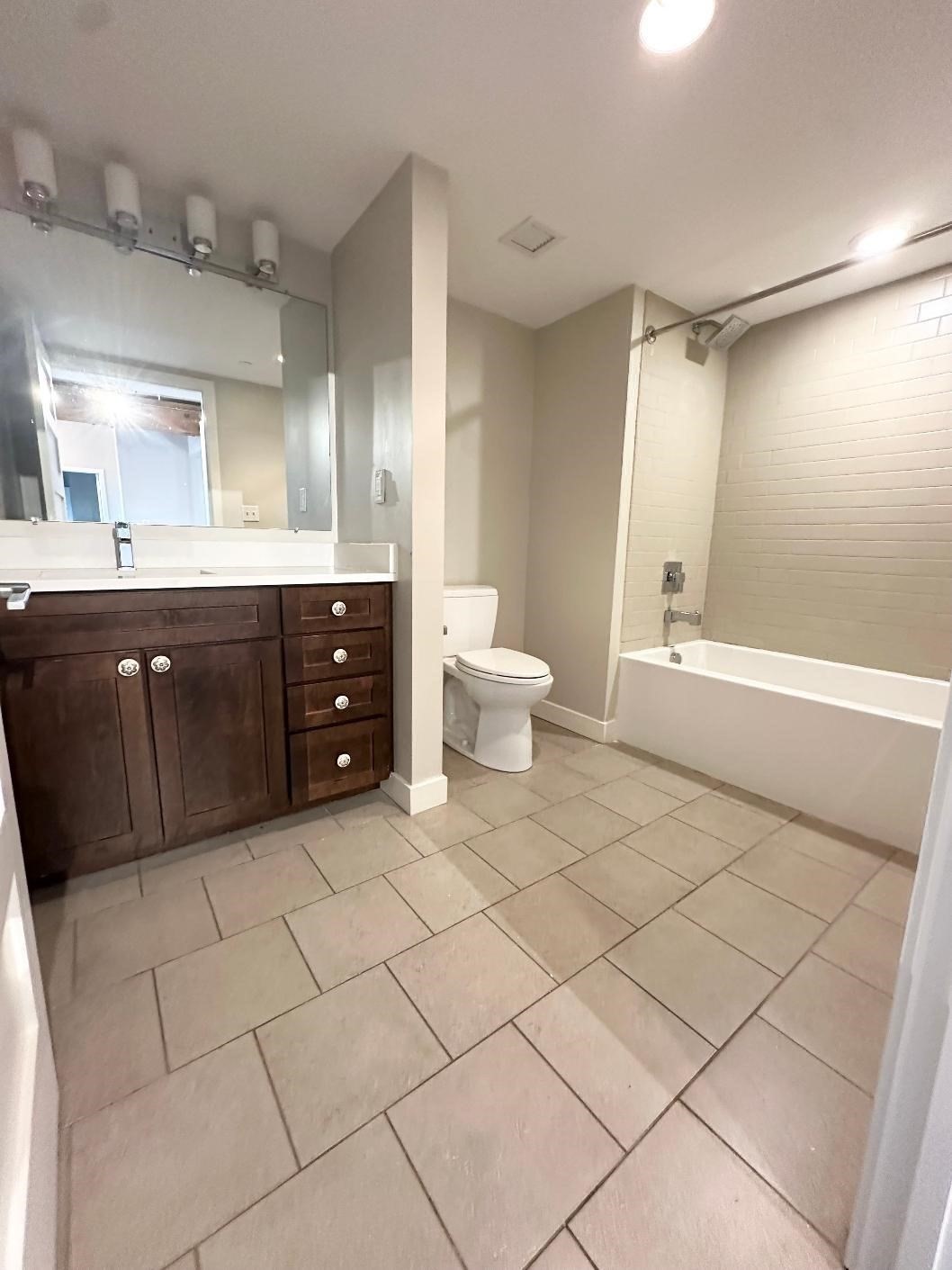 130 John Street # 355 Property Photo 28