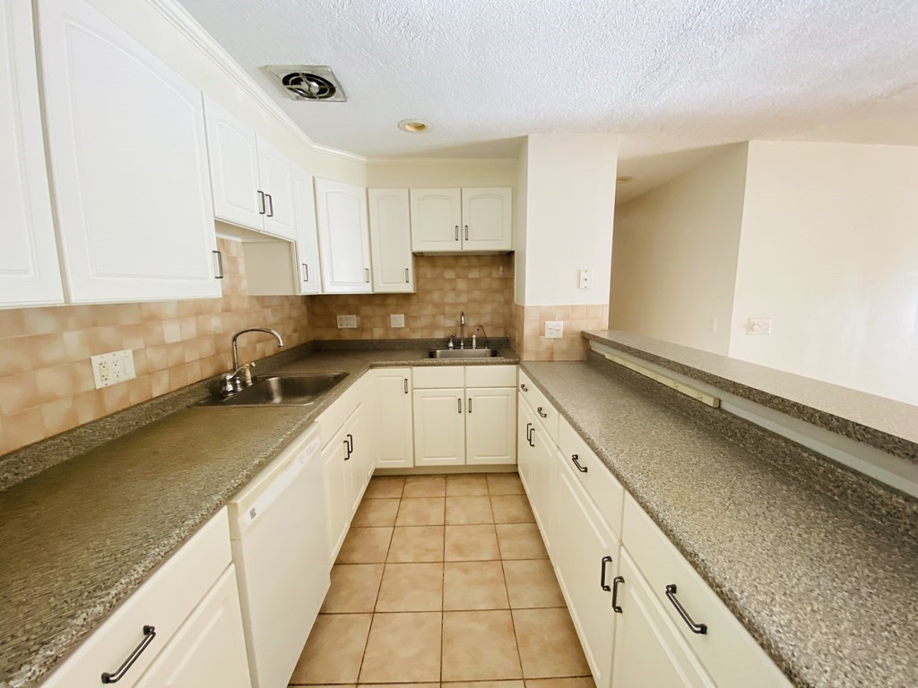 50 Green Street # 209 Property Photo 3