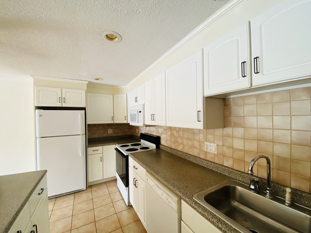 50 Green Street # 209 Property Photo 4