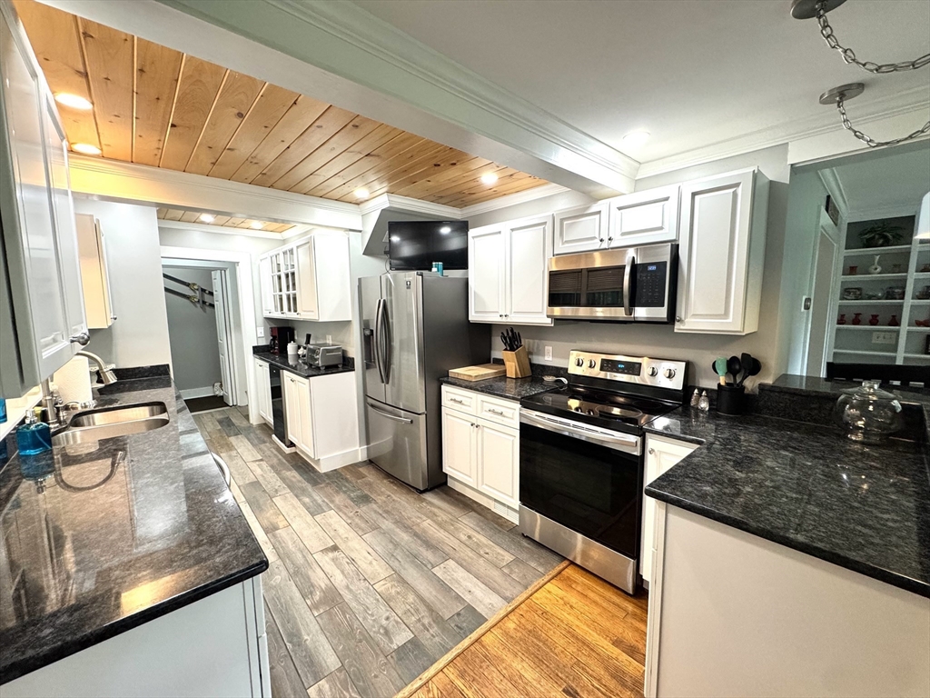 43 White Oaks Rd Property Photo 14