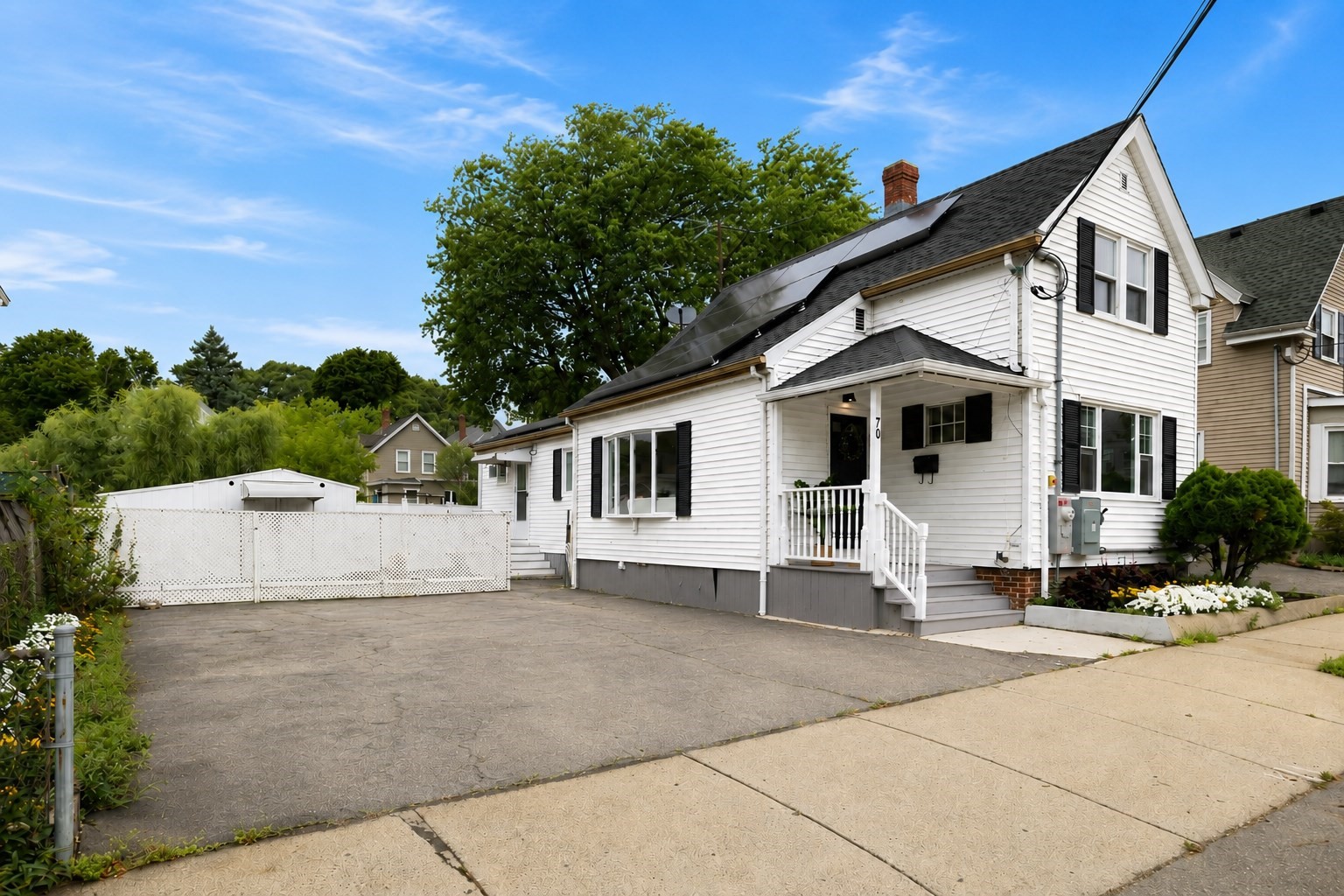 70 Glenwood Street Property Photo 3
