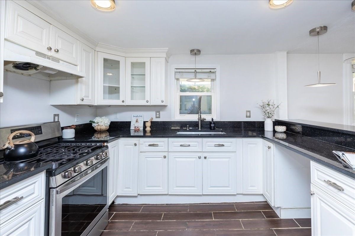 70 Glenwood Street Property Photo 14